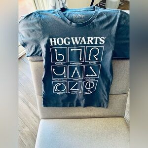 Harry Potter Hogwarts t- shirt/ Size XS / Excellent Condition!